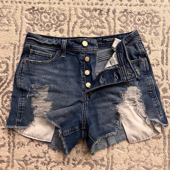 HOLLISTER | High-Rise Boyfriend Jean Shorts - Picture 1 of 5